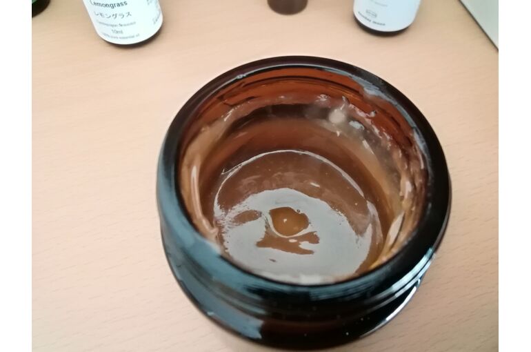 クリーム冷ます